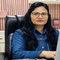 Skina - Graduate in Commerce, Certified International TEFL Trainer,Certified Career Counsellor for International Studies, Certified Career Analyst